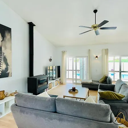 Harmony - Stylish - Pool & Terrace Портиман