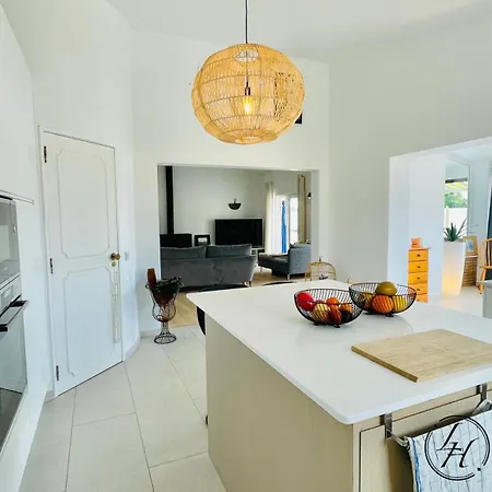 Вилла Harmony - Stylish - Pool & Terrace