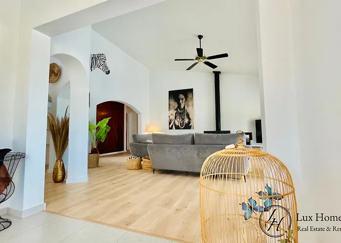 Harmony - Stylish - Pool & Terrace Villa *