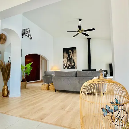 Harmony - Stylish - Pool & Terrace Вилла *