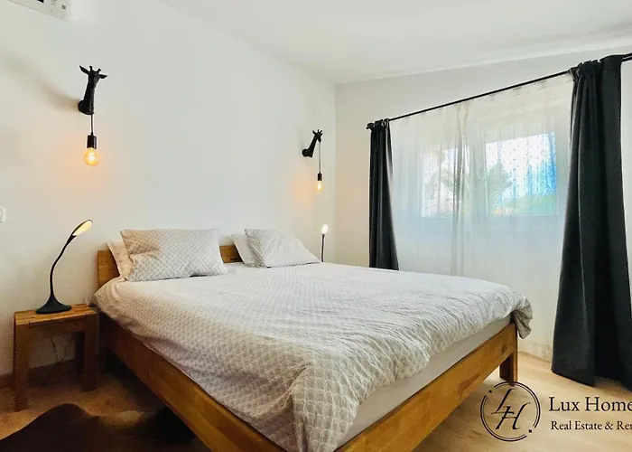 Вилла Harmony - Stylish - Pool & Terrace *